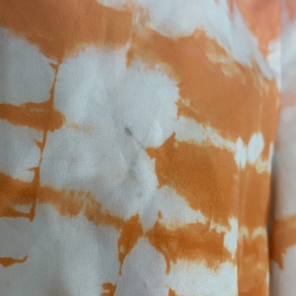 - Old Navy Activewear tie dye short large girls - Picture 2 of 5